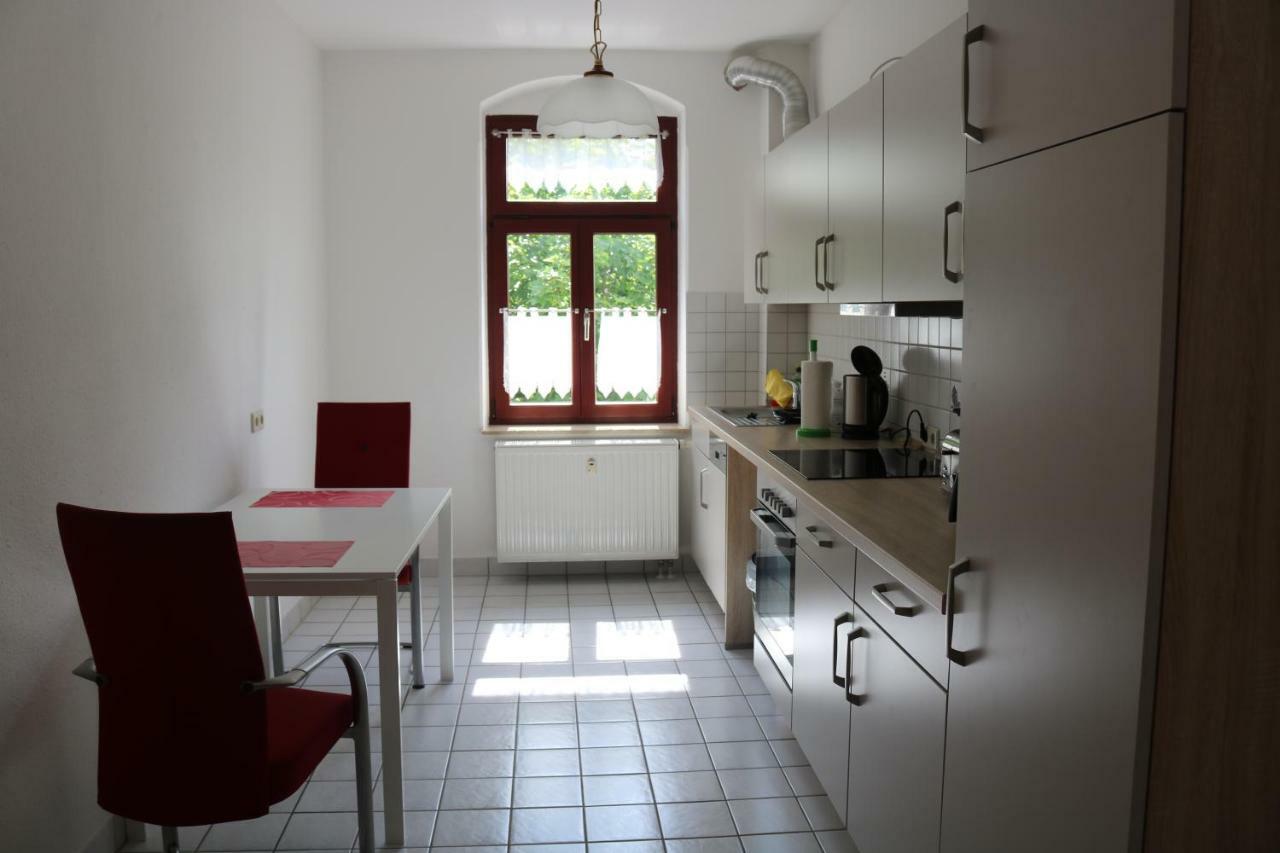 Apartment Post *